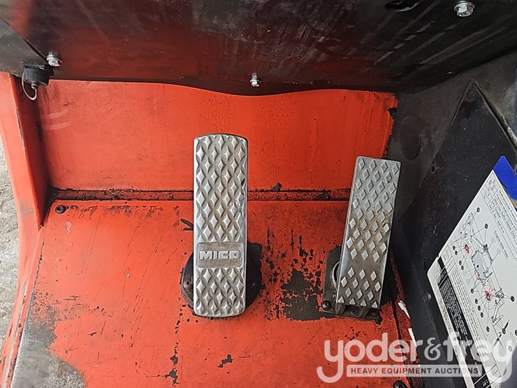 2017-skyjack-sj1056th-image-30