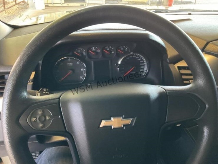 2015-chevrolet-tahoe-image-15