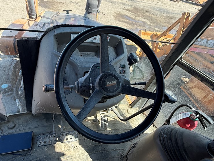 2014-case-580n-image-15