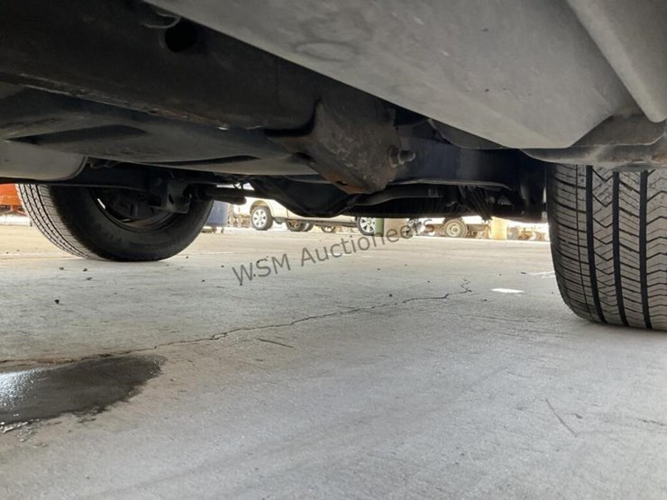 2015-chevrolet-tahoe-image-24