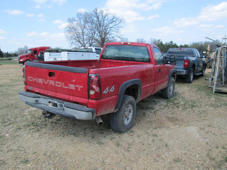 2006-chevrolet-2500hd-image-3