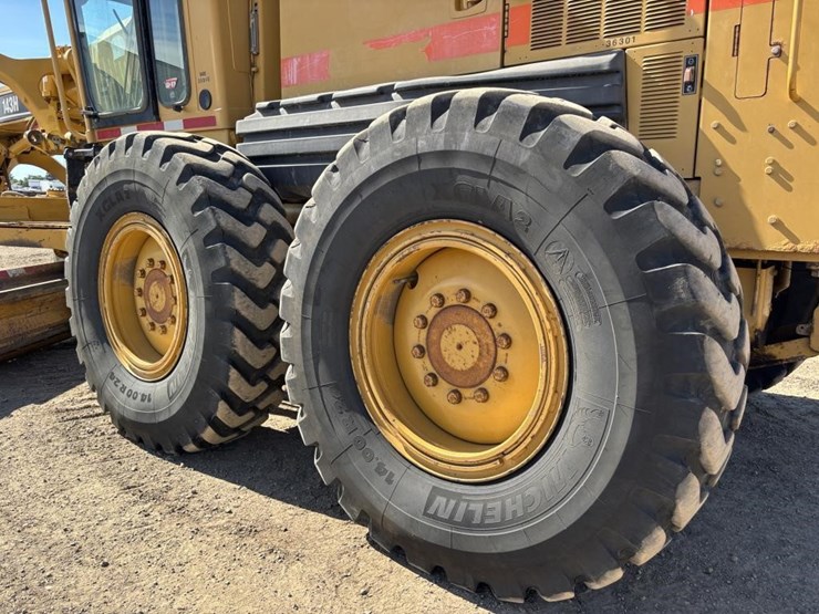 2006-caterpillar-143h-image-33