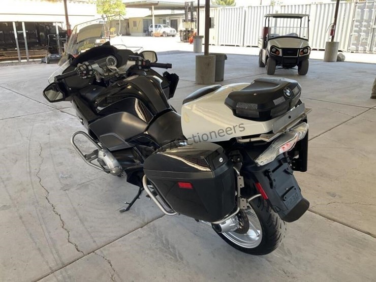 2015-bmw-1200rt-motorcycle-image-5