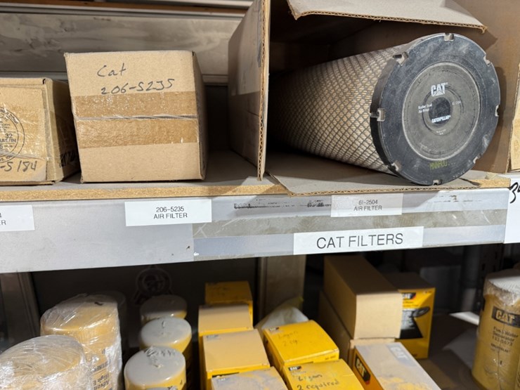 6-shelve-section-of-caterpillar-filters-&-bowen-ps-parts-image-3