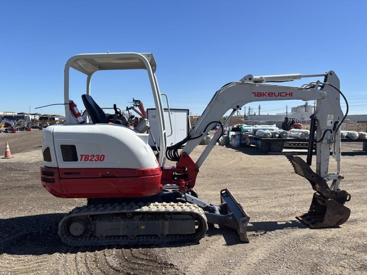 2020-takeuchi-tb230-image-7