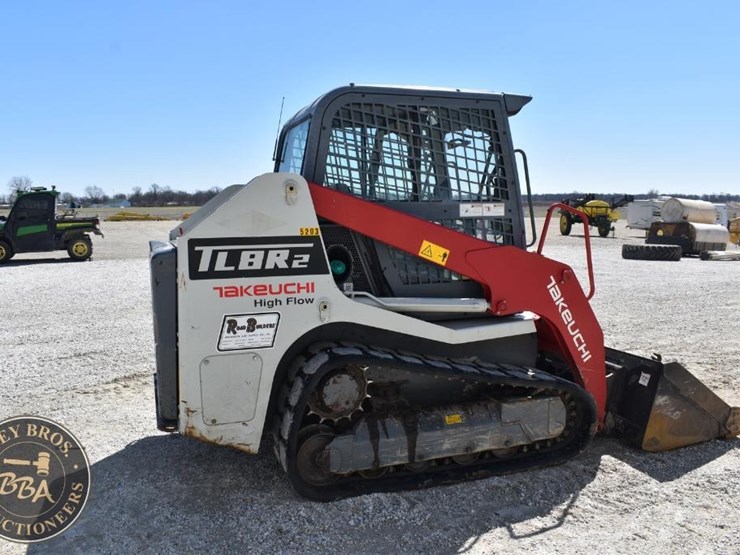 2020-takeuchi-tl8r2-image-12