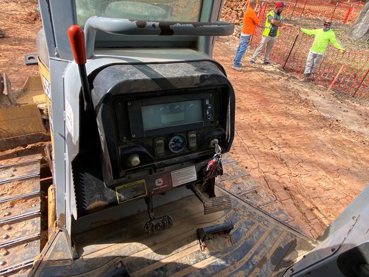 2004-deere-550h-image-8