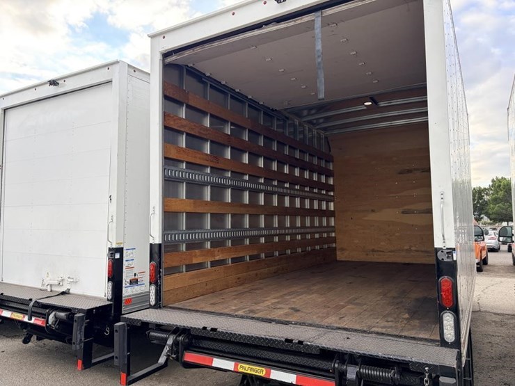 2022-ford-f450-xl-image-19