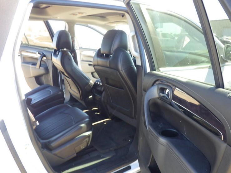 2017-buick-enclave-image-8