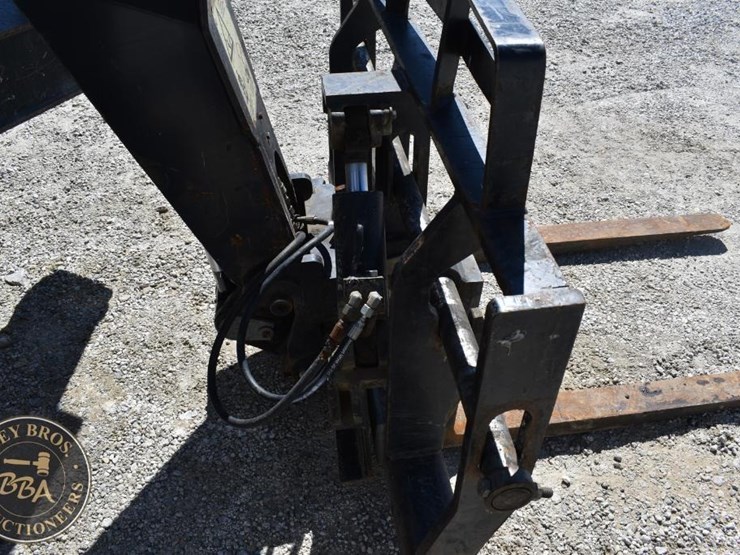 2014-jlg-g12-55a-image-33