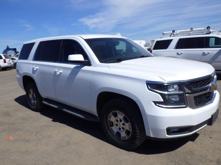 2016-chevrolet-tahoe-image-2