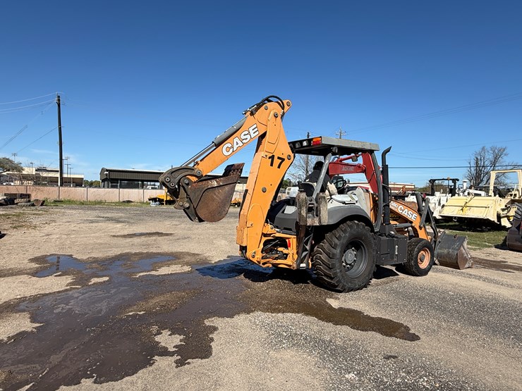 2017-case-580sn-image-6