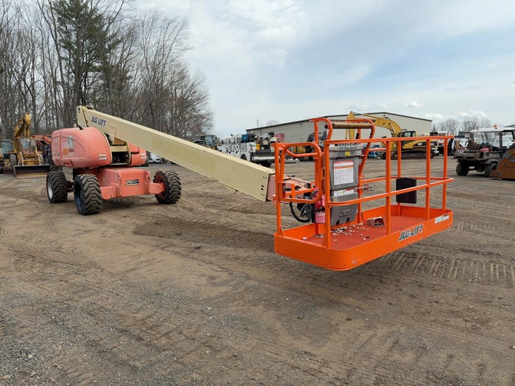 2008-jlg-800s-image-7