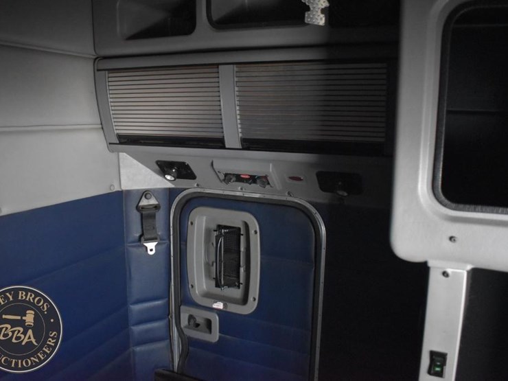 2007-peterbilt-379-image-41