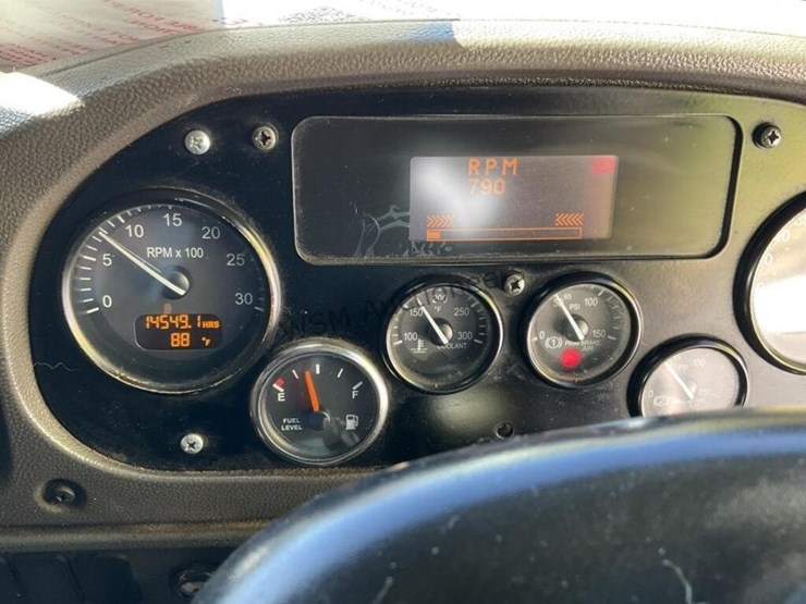 2018-peterbilt-520-image-23