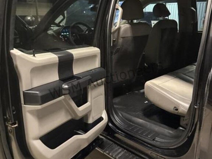 2020-ford-f150-image-29