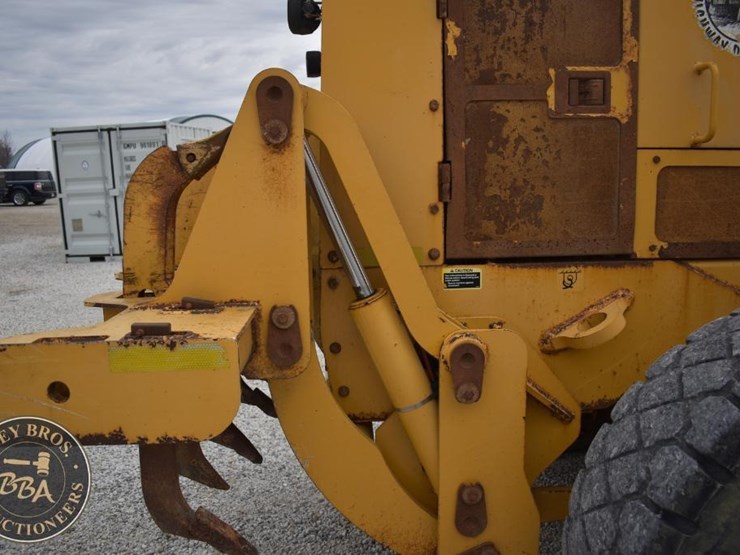 2007-deere-672d-image-40