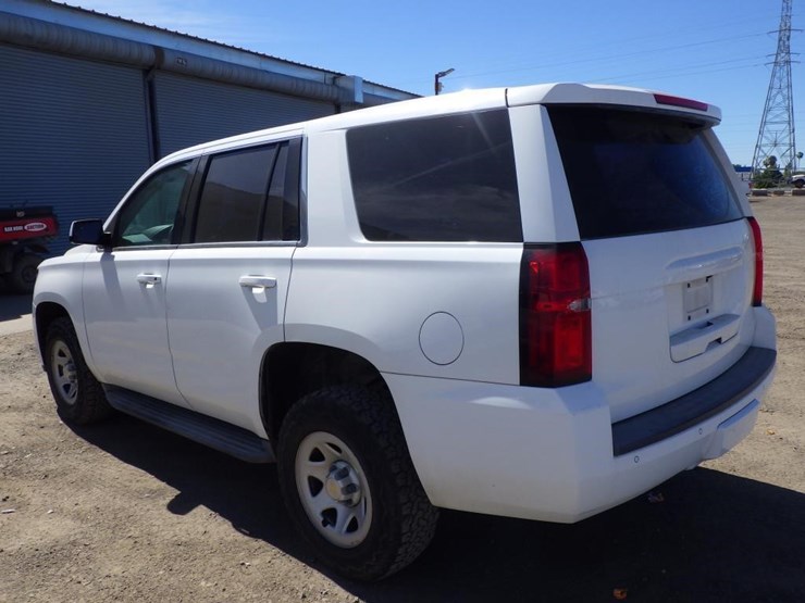 2016-chevrolet-tahoe-image-4