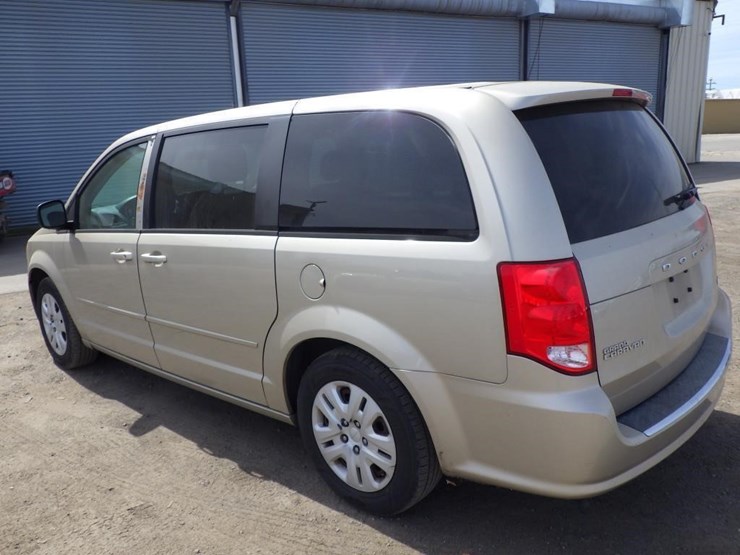 2015-dodge-grand-caravan-image-4