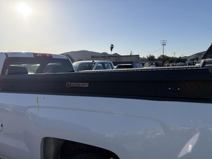 2018-chevrolet-1500-image-26