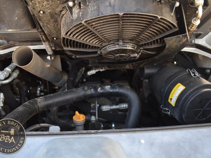 2020-takeuchi-tl8r2-image-30