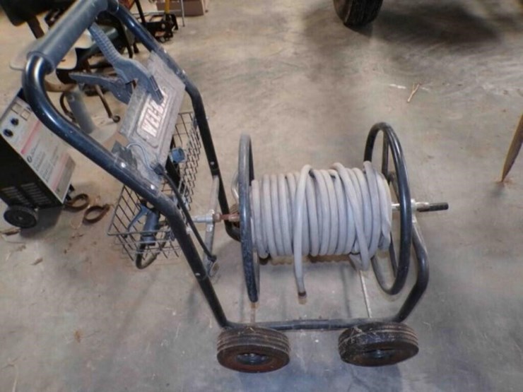 garden-hose-&-reel-image-3