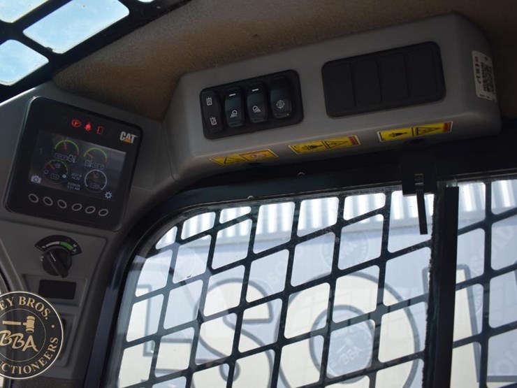 2023-caterpillar-259d3-image-42