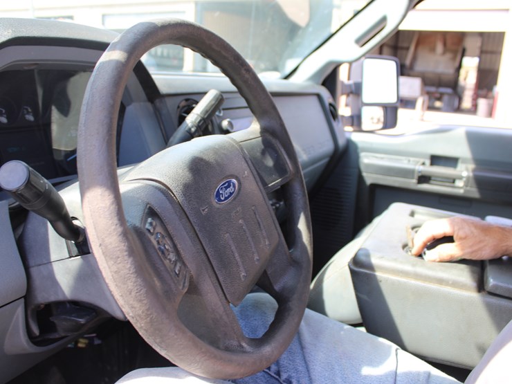 2013-ford-f550-image-7