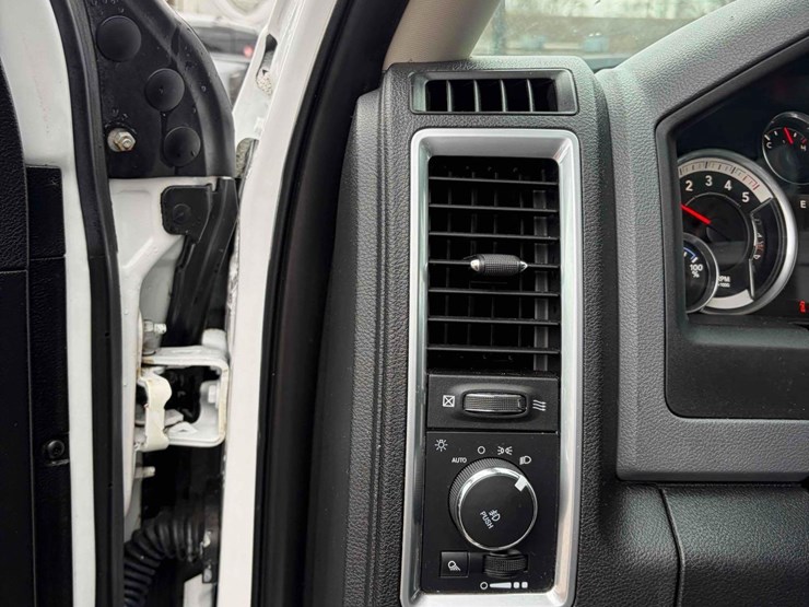 2018-dodge-ram-1500-image-15