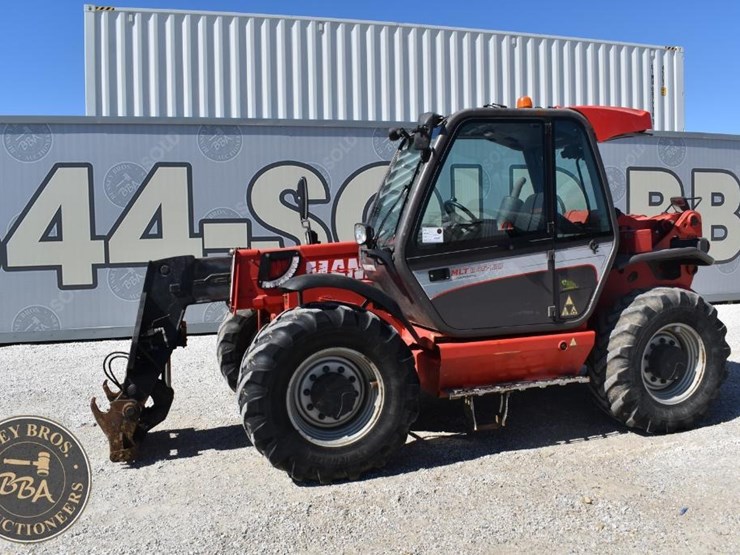 2013-manitou-mlt845-120-image-8