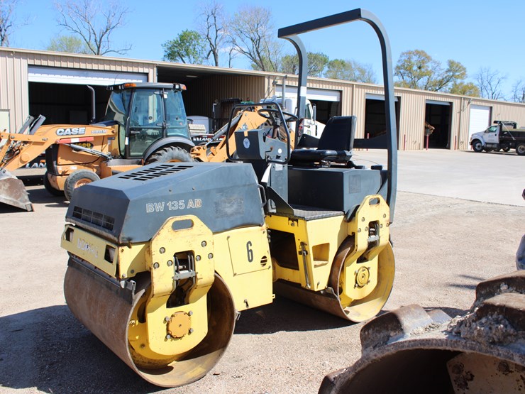 2002-bomag-bw135ad-image-2