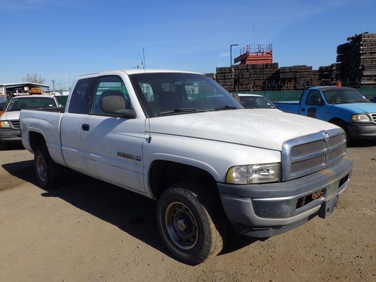 1999-dodge-ram-1500-image-2