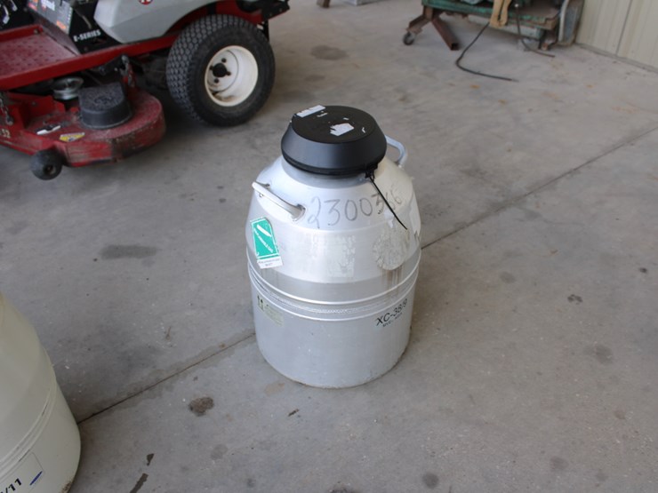 #1036-•-livestock-semen-tank-image-1