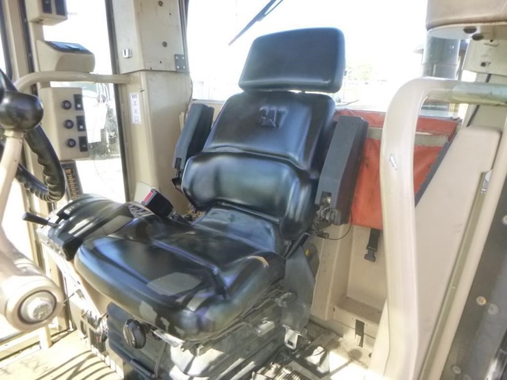 2005-caterpillar-143h-image-24