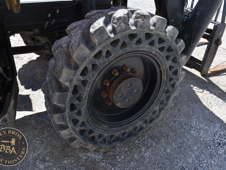 2015-jlg-g10-55a-image-43