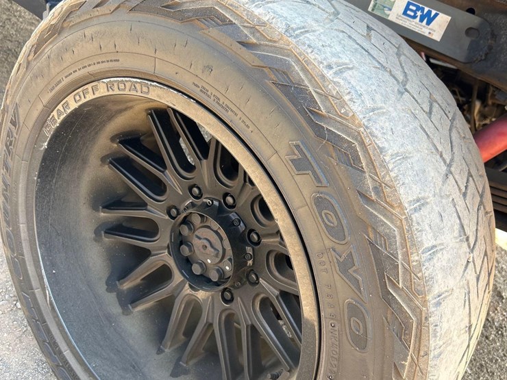 2015-chevrolet-silverado-ltz-2500hd-4x4-crew-cab-pick-up-truck-image-9