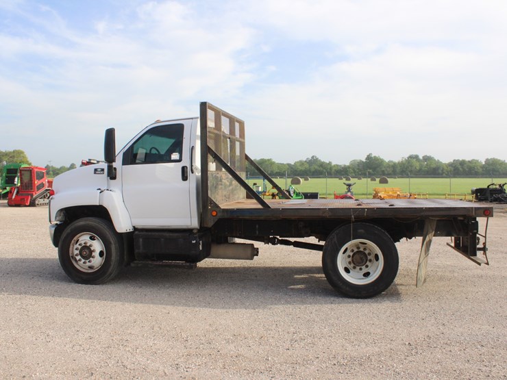 #2200-•-2006-chevrolet-c6500-truck-image-1