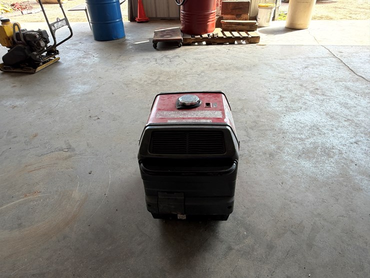 honda-eu3000is-image-3