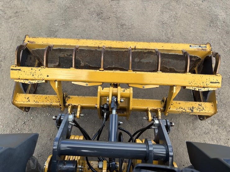 2018-deere-210lep-image-36