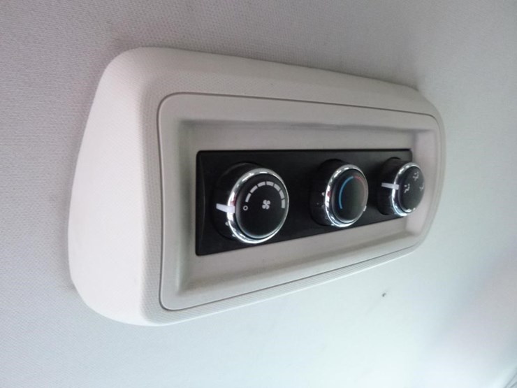 2014-dodge-grand-caravan-image-11