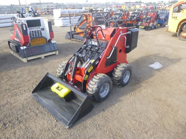 2026-sdlool-323w-skid-steer-loader-image-1