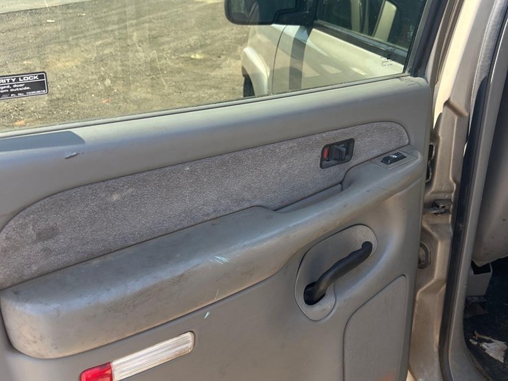 2001-chevrolet-2500hd-image-21