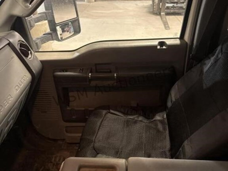 2014-ford-f550-image-25