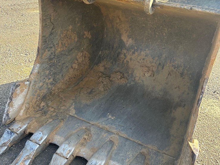 2015-deere-210g-lc-image-8