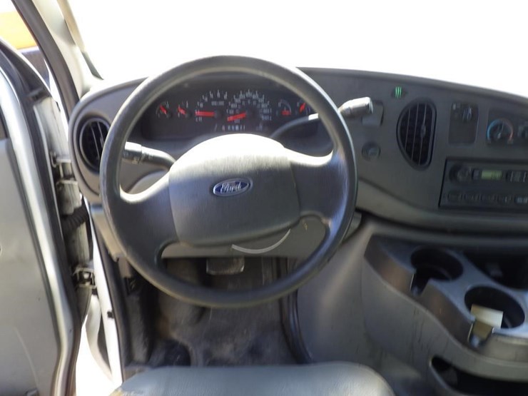 2008-ford-cargo-image-9