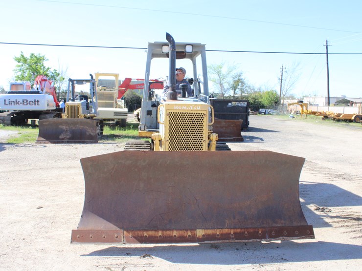 2001-komatsu-d38e-image-3