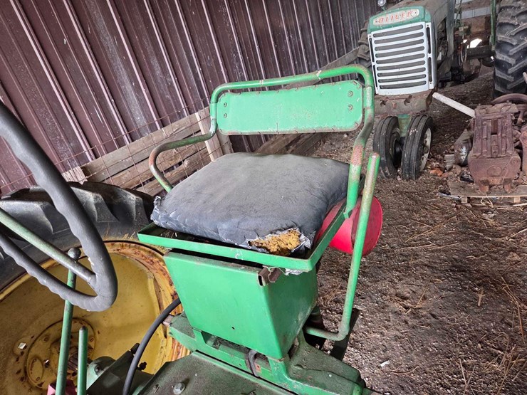 john-deere-b-image-34