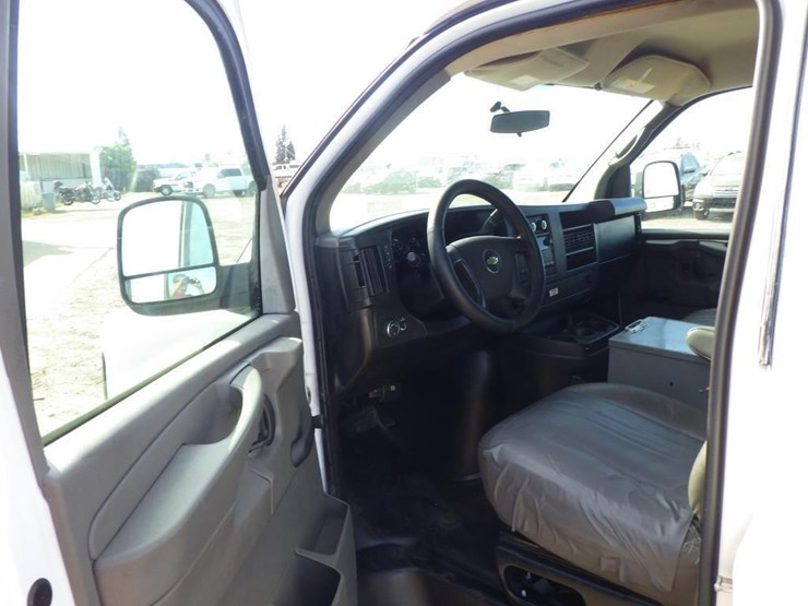 2012-chevrolet-express-2500-image-5