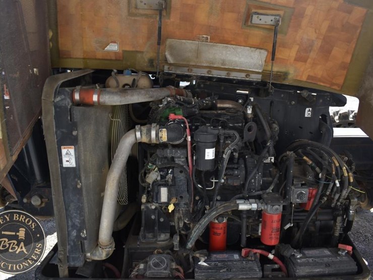 2015-jlg-g10-55a-image-46