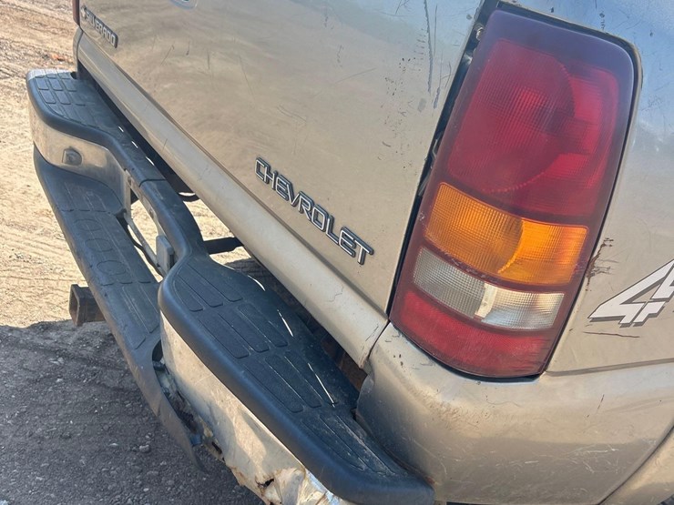 2001-chevrolet-2500hd-image-12